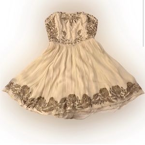 Kimchi Blue Strapless Embroidered Dress ✨